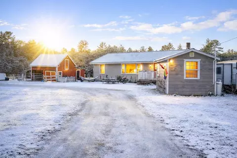 37 Quaker Ridge Rd, Casco, ME 04015