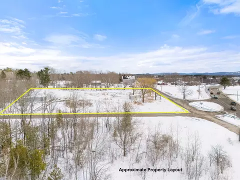 1425 Hammond St, Bangor, ME 04401