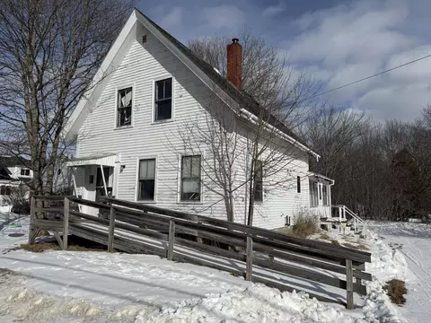 29 Broadway St, Machias, ME 04654