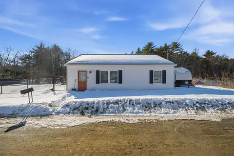 10 Old Thomaston Rd, Chelsea, ME 04330