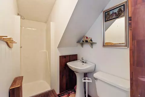 Bath - 41 Stone Hedge Ln, Rangeley, ME 04970 photo 6 of 7