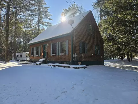3 Division Rd, Limerick, ME 04048