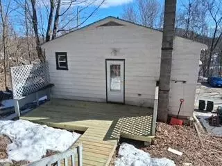 432 High St, Rumford, ME 04276