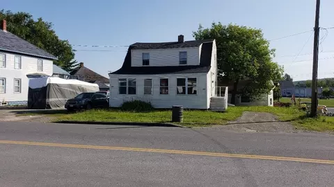 65 State St, Presque Isle, ME 04769