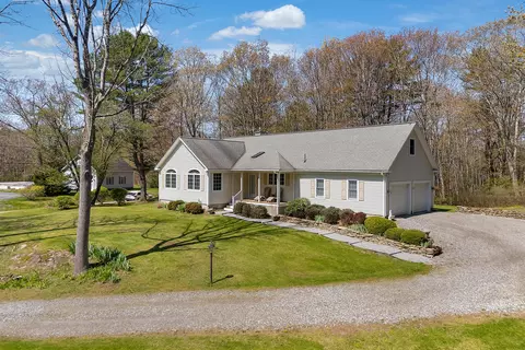 23 Sunny Acres Ln, Boothbay, ME 04537