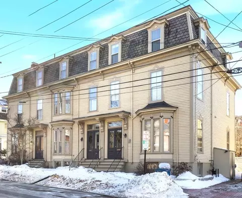 258 Vaughan St, Portland, ME 04102