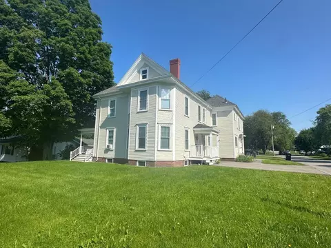 98 Fountain St, Bangor, ME 04401