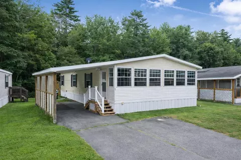 62 Village Dr, Lewiston, ME 04240
