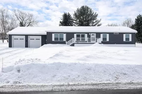 53 University St, Presque Isle, ME 04769