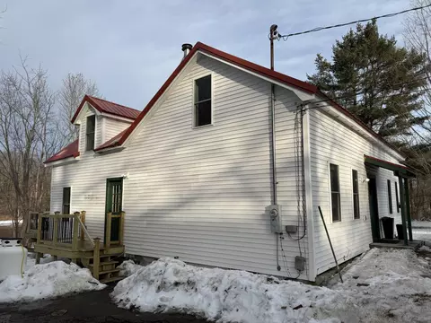 42 Howard St, Old Town, ME 04468