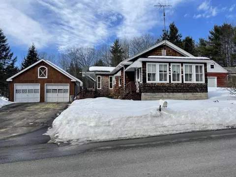 54 Highland Spring Rd, Lewiston, ME 04240