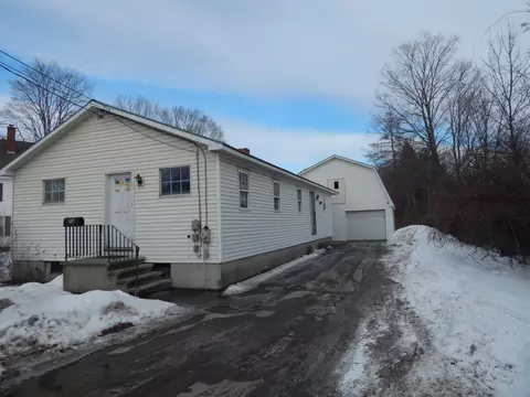 19 Park St, Paris, ME 04281