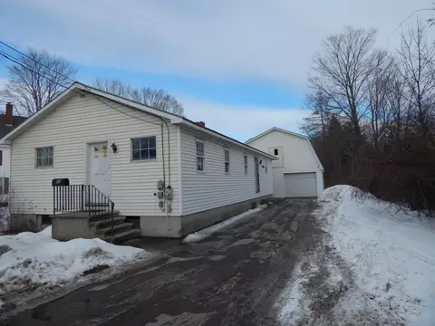 19 Park St, Paris, ME 04281