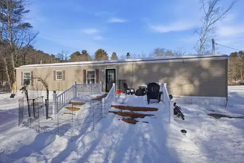 24 Cat Mousam Rd, Kennebunk, ME 04043
