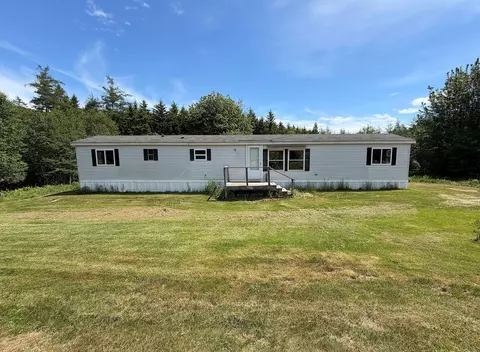 12 Lindsays Rd, Deer Isle, ME 04627