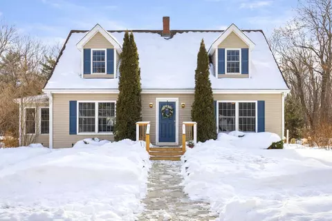 378 School St, Berwick, ME 03901