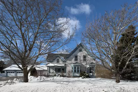 117 Ingraham Dr, Owls Head, ME 04854