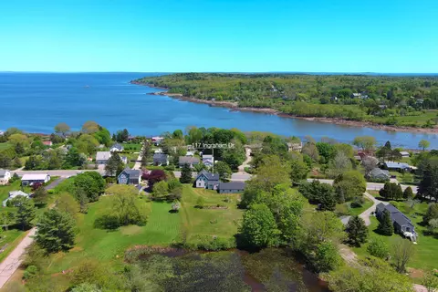 117 Ingraham Dr, Owls Head, ME 04854