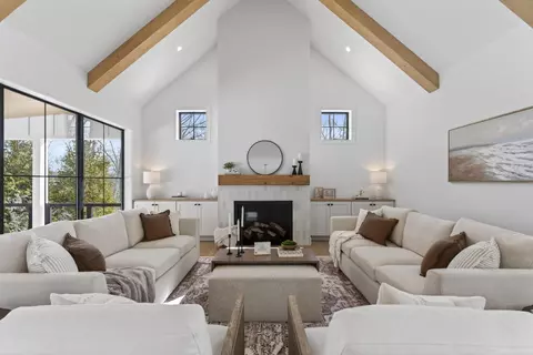 1 Josiah Norton Rd, Cape Neddick, ME 03902