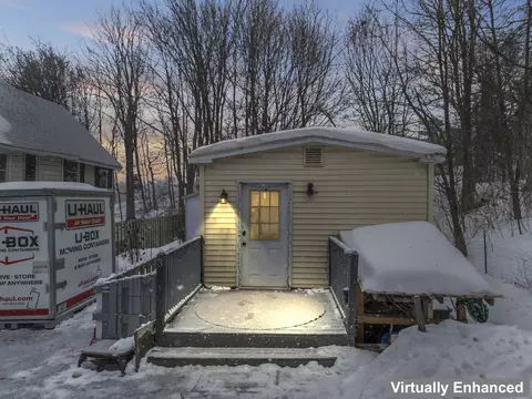 3 Cross St, Augusta, ME 04330