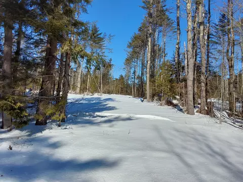 111 Rockland Rd, Jefferson, ME 04348
