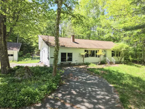 7 Guptill Rd, Belgrade, ME 04917