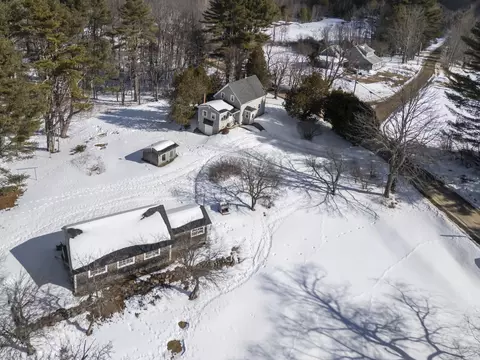 110 Jackson Rd, Waldoboro, ME 04572