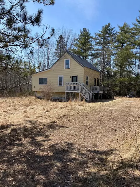 307 Main St, Baileyville, ME 04694