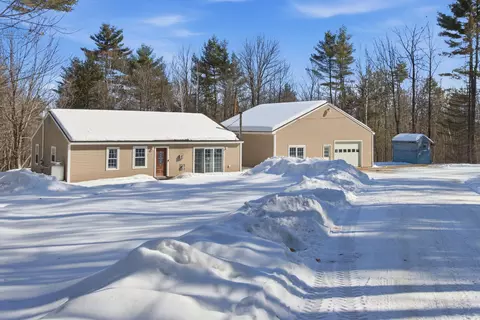 829 Bridgton Rd, Sebago, ME 04029