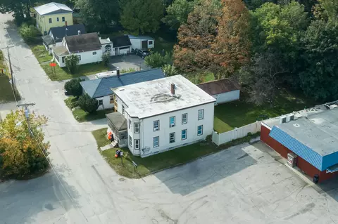 6 Dix Ave, Mexico, ME 04257