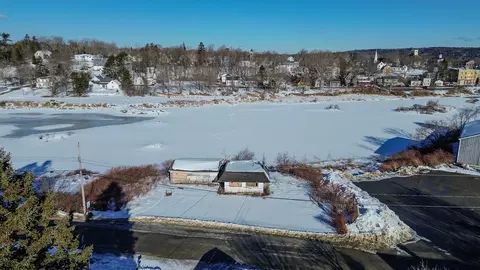 9 Grove St, Machias, ME 04654