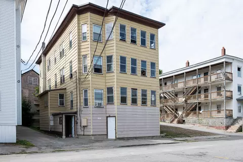 421 Cumberland St, Rumford, ME 04276