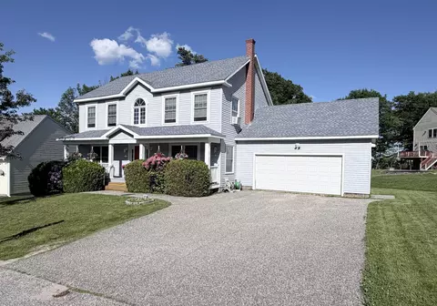 13 Oakwood Dr, South Portland, ME 04106