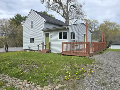 42 Coldbrook Rd, Hampden, ME 04444