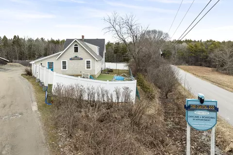 Exterior - 144 Middle Rd, Edgecomb, ME 04556 photo 3 of 14