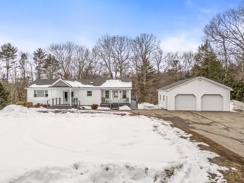 97 1st St, West Gardiner, ME 04345