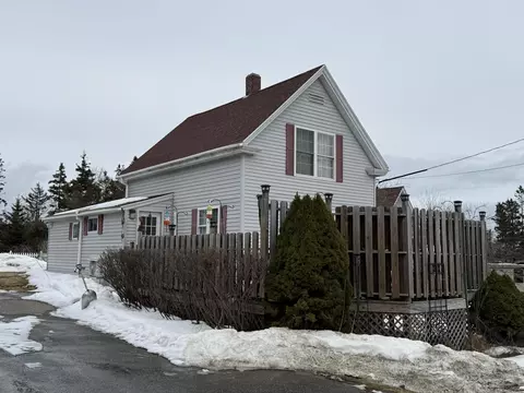 20 Tea Hill Rd, Stonington, ME 04681