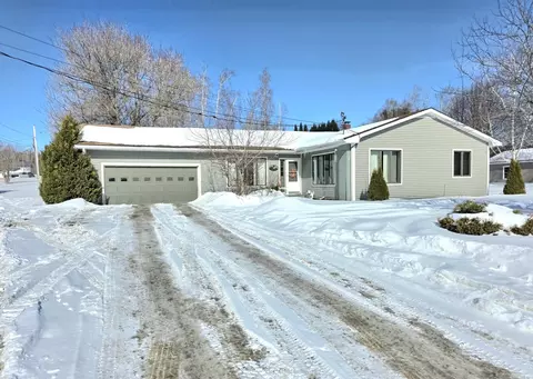 7 Lynn Dr, Caribou, ME 04736