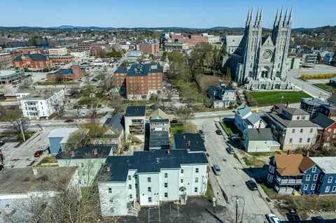 47-49 Pierce St, Lewiston, ME 04240