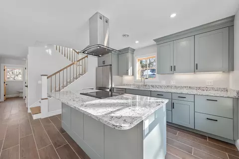 84 Mechanic St, Camden, ME 04843