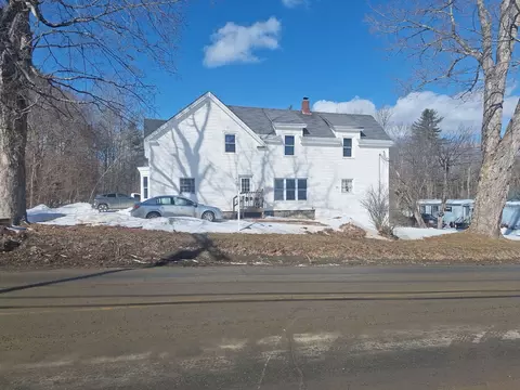 28 Pleasant St, Milo, ME 04463