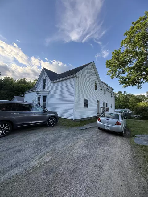 28 Pleasant St, Milo, ME 04463