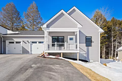 27 Youngs Ln #27, Freeport, ME 04032