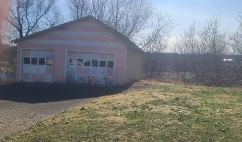 46 Pondview St, Limestone, ME 04750