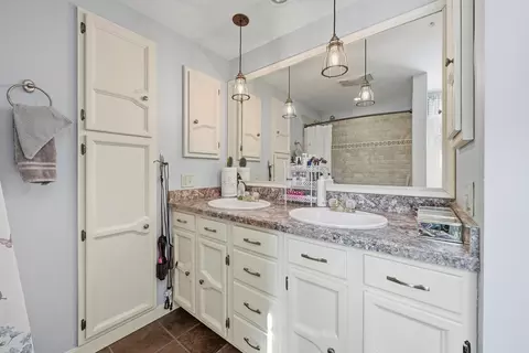 Bath - 34 Windsor Ave, Augusta, ME 04330 photo 3 of 3