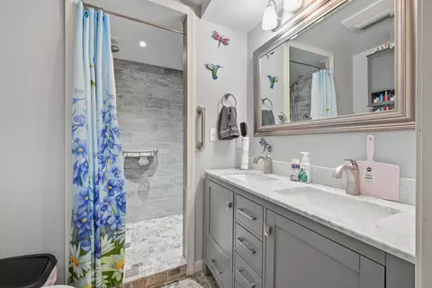 Bath - 34 Windsor Ave, Augusta, ME 04330 photo 1 of 3