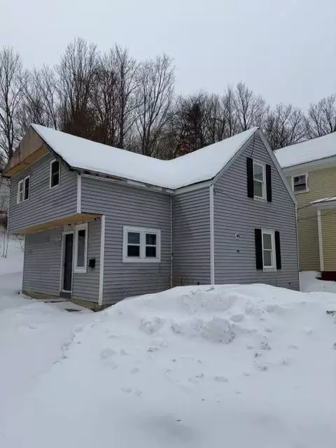 45 Windsor St, Randolph, ME 04346