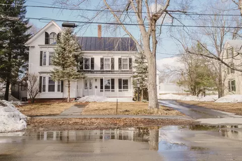 18 Maple St, Skowhegan, ME 04976