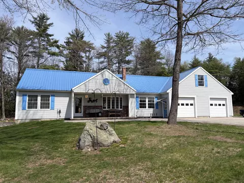 40 Rockwood Ln, Hollis, ME 04042