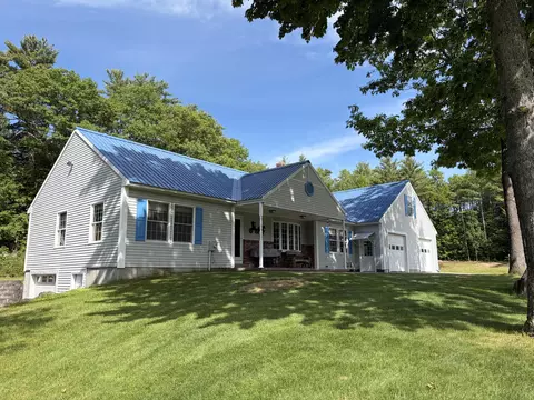 40 Rockwood Ln, Hollis, ME 04042